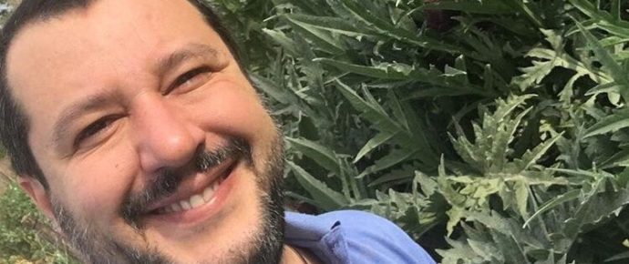 Metafore e regola del “tre”: la foto di Matteo Salvini e la proposta del Pd ai Cinquestelle