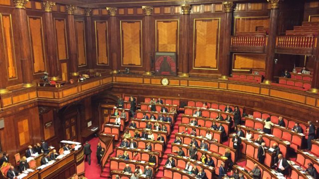 Perché difendo il senatore del Movimento 5 Stelle che prova il suo discorso in aula