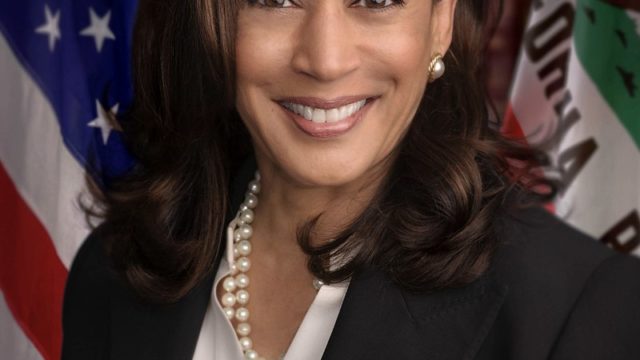 Come comunica Kamala Harris, la candidata vicepresidente di Joe Biden